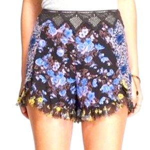 FREE PEOPLE patchwork high waist shorts with side zipper size 6 EUC!